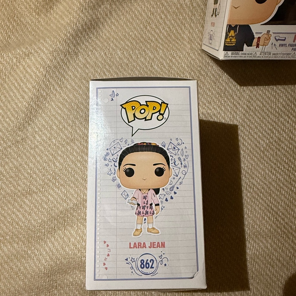 Funko Pop! Lara Jean & Peter Vinyl Figures - Picture 13 of 13